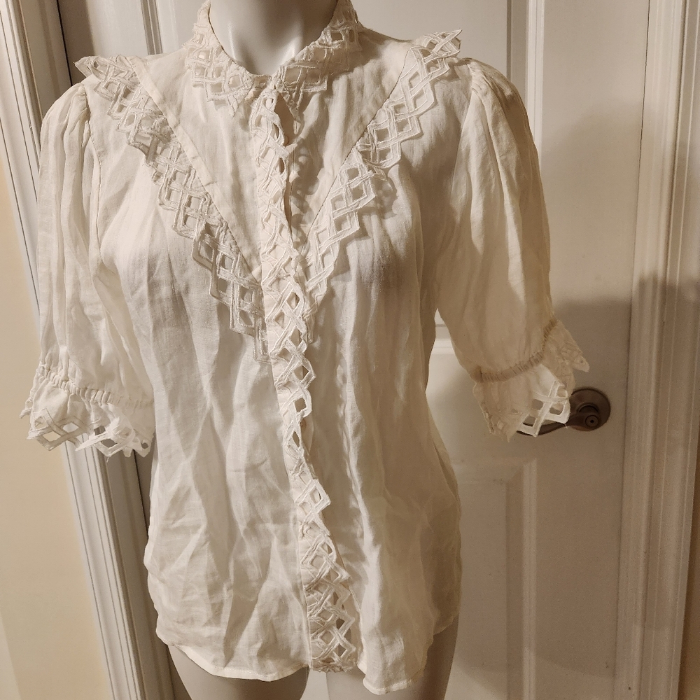 Frame white blouse, short sleeves high neck, embroidery, size Medium